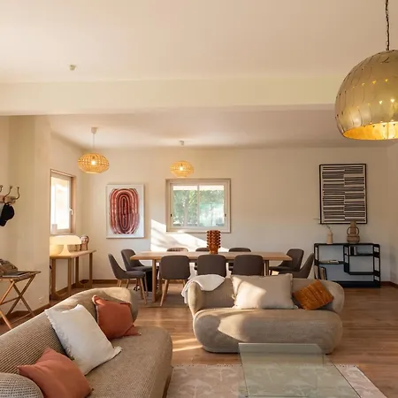 Maison Familiale A Avec Piscine Privee Collias