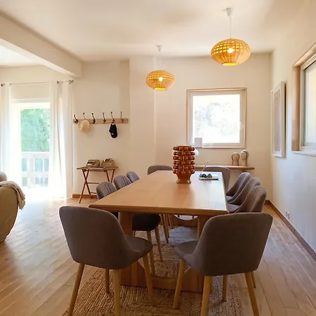 Maison Familiale A Avec Piscine Privee