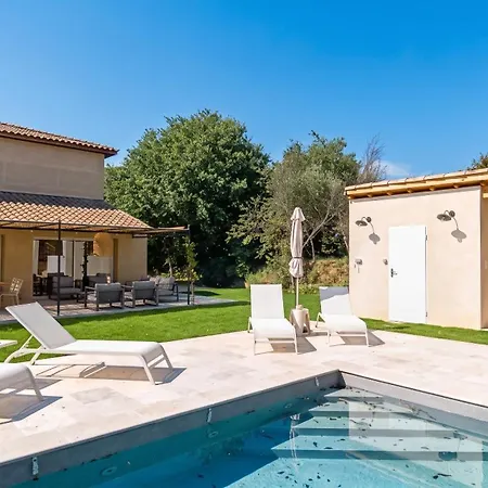 Vakantiehuis Maison Familiale A Avec Piscine Privee *