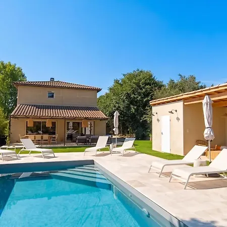 Maison Familiale A Avec Piscine Privee