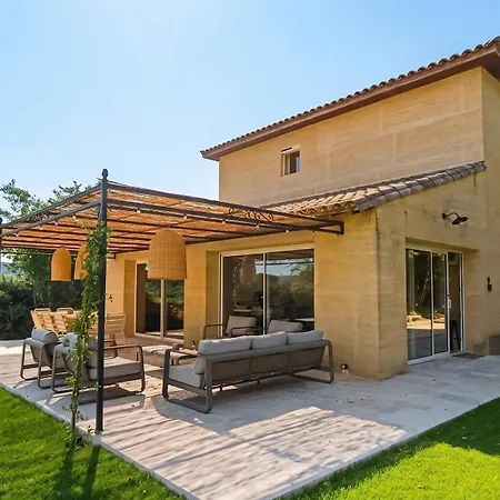 Maison Familiale A Avec Piscine Privee