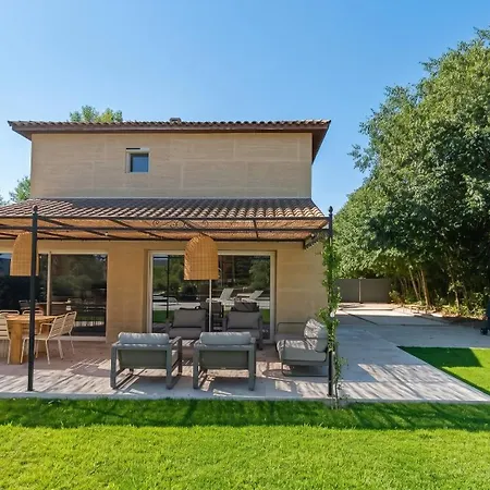 Vakantiehuis Maison Familiale A Avec Piscine Privee *