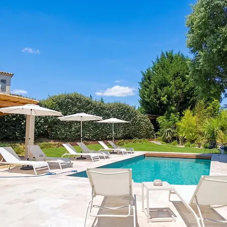 Maison Familiale A Avec Piscine Privee