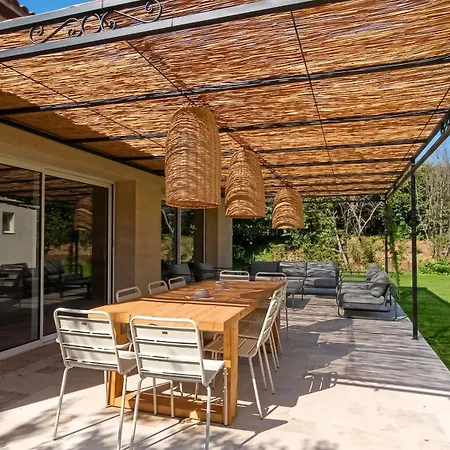 Maison Familiale A Avec Piscine Privee *