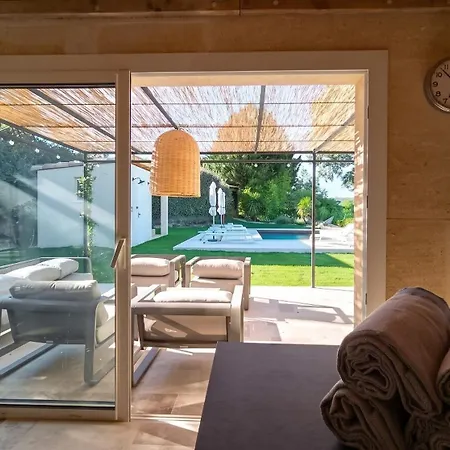 Maison Familiale A Avec Piscine Privee Vakantiehuis