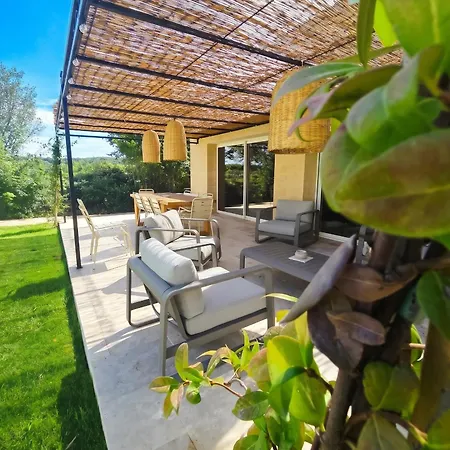 Maison Familiale A Avec Piscine Privee * Collias