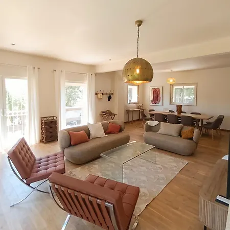 Maison Familiale A Avec Piscine Privee Vakantiehuis