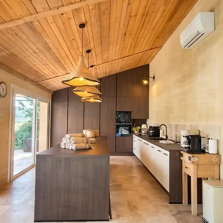 Maison Familiale A Avec Piscine Privee Vakantiehuis *