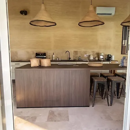 Maison Familiale A Avec Piscine Privee Collias