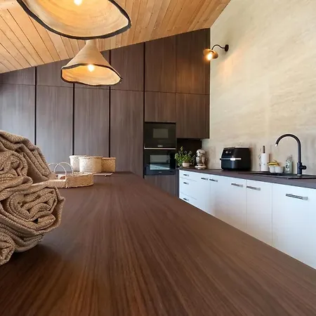 Maison Familiale A Avec Piscine Privee *