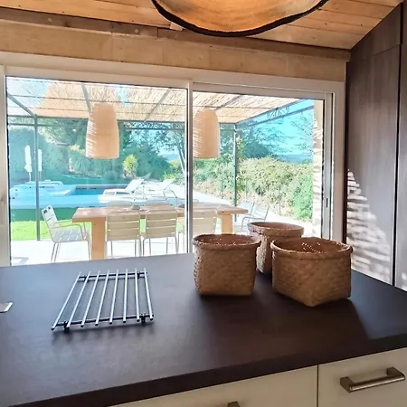Maison Familiale A Avec Piscine Privee *
